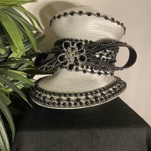 Donna Vinci Couture (H5630) Black/White Embellished Hat